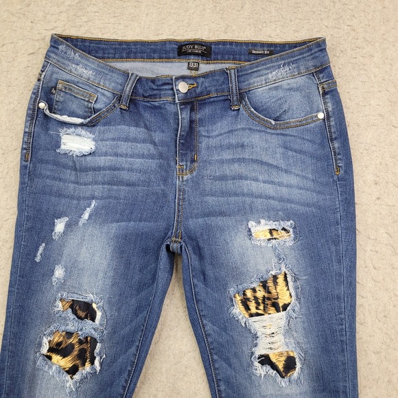 Judy Blue Skinny Fit Leopard Print Patch Mid Rise Jean Women's Size 13/31 - Picture 2 of 12